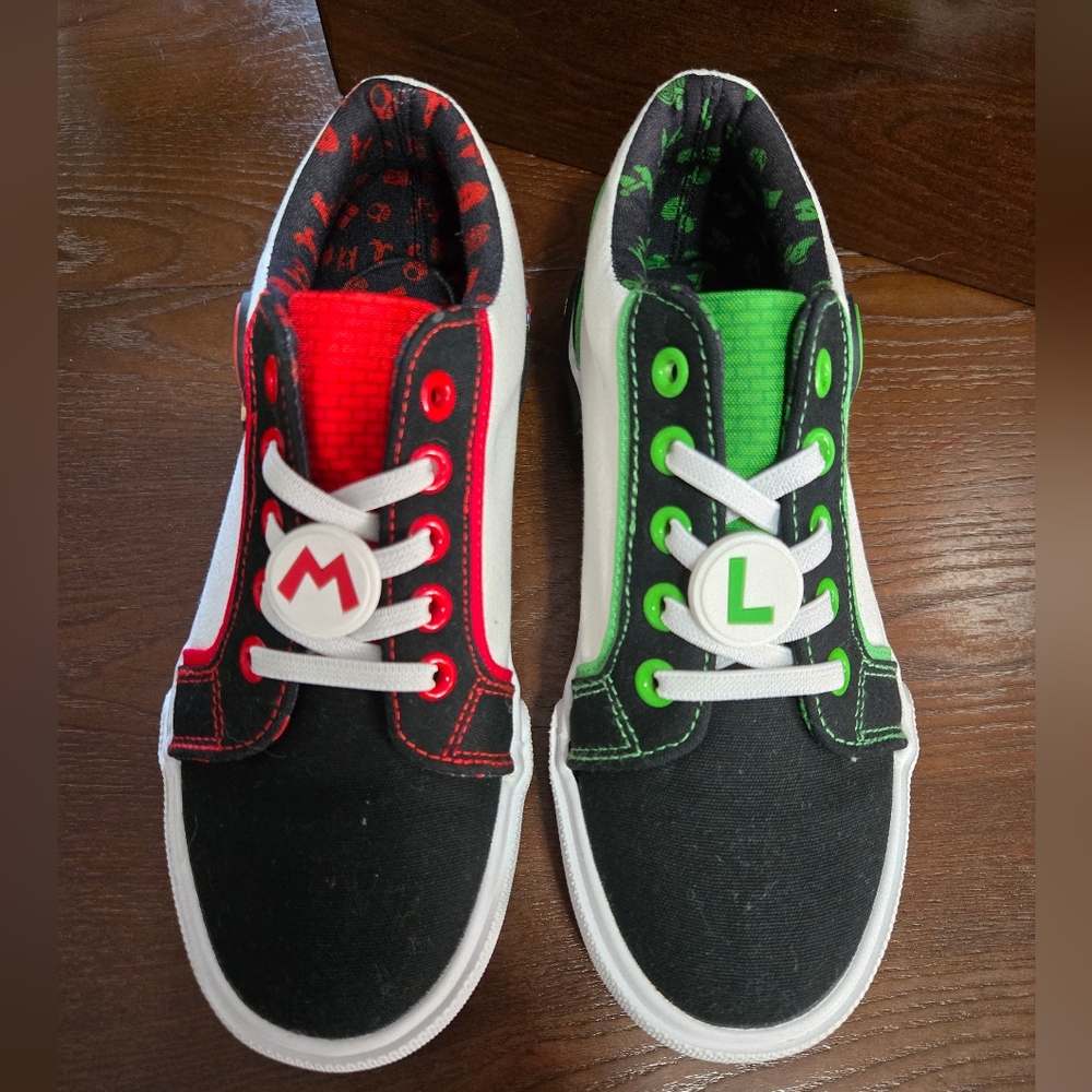 Ground Up Mario & Luigi Red/Green Canvas Sneakers - Youth Size 2